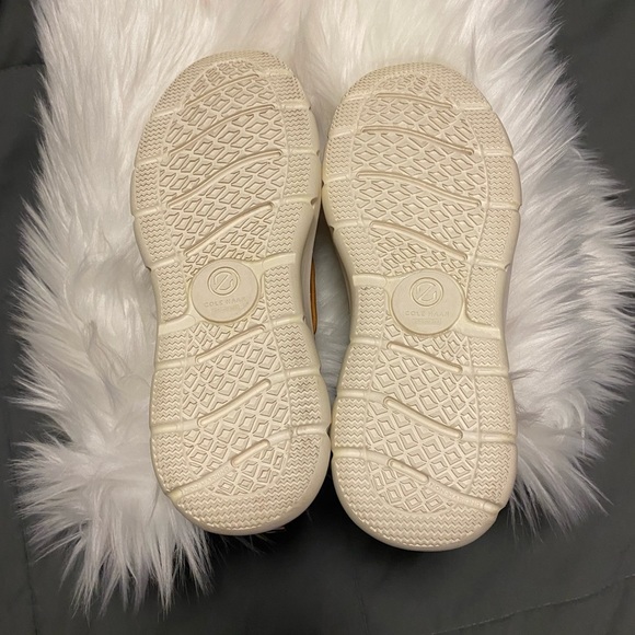 COLE HAAN - Picture 6 of 7